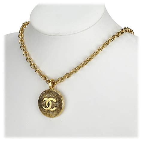 chanel pendant price.